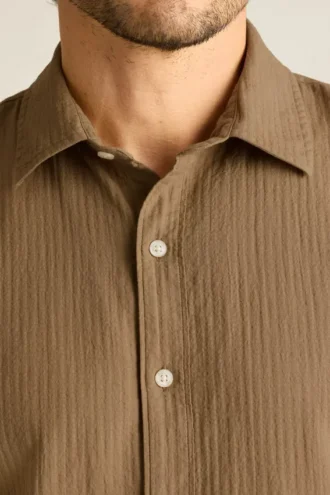 Camicia da uomo a maniche corte con bottoni di Bonobos | Stile Montauk raffinato