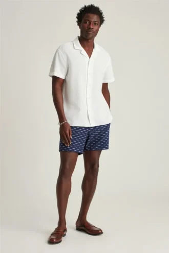 Camicia dal taglio morbido con colletto alla campagnola