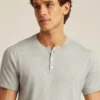 Camicia Henley in cotone e canapa a maniche corte con tre bottoni