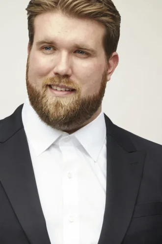 giacca da smoking italiana ad alte prestazioni taglie forti 2 330x495 - Giacca da smoking italiana ad alte prestazioni Taglie forti