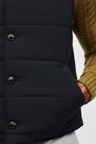 Il gilet in lana elasticizzata trapuntata