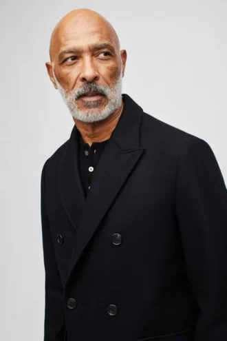 Il soprabito doppiopetto in lana e cashmere