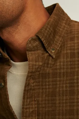 La camicia in corduroy elasticizzato