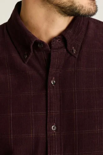 La camicia in corduroy elasticizzato