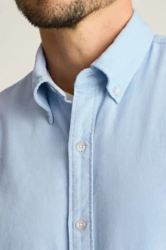 La camicia in corduroy elasticizzato
