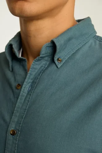 La camicia in corduroy elasticizzato