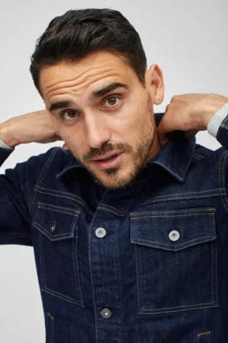 La giacca in denim elasticizzato