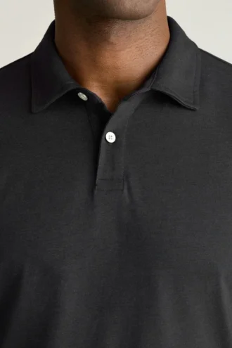 La Performance Golf Shirt: tinta unita e a righe
