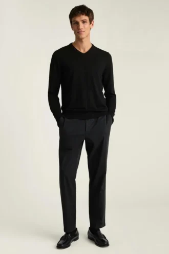 Maglione in lana merino lavabile con scollo a V