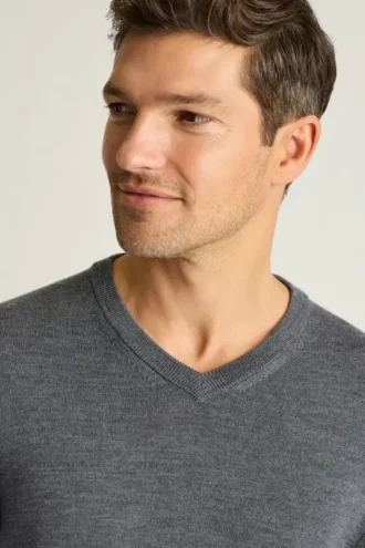 Maglione in lana merino lavabile con scollo a V