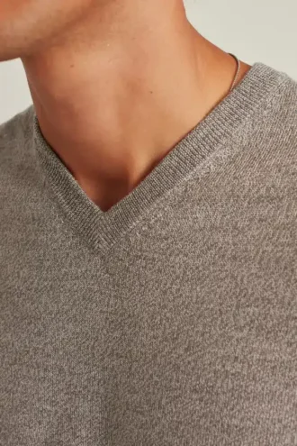 Maglione in lana merino lavabile con scollo a V