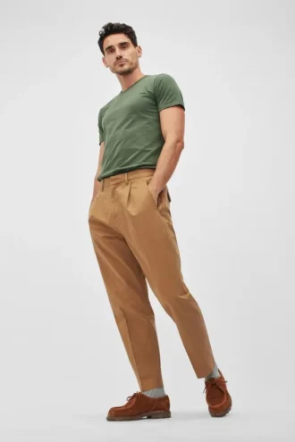 Pantaloncini chino elasticizzati a pieghe