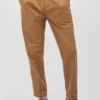 Pantaloncini chino elasticizzati a pieghe
