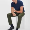Pantaloni chino tecnici – Assorbono il sudore, respingono i liquidi, elasticizzati