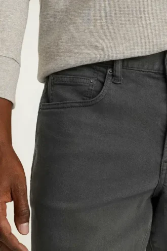 Preparati per il jet-set con i Stretch Travel Jeans extra elasticizzati di Bonobos