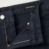 Preparati per il jet-set con i Stretch Travel Jeans extra elasticizzati di Bonobos