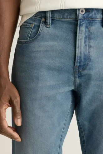 Ridefinisci il concetto di comfort con i jeans leggeri elasticizzati Bonobos