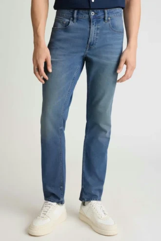 Ridefinisci il concetto di comfort con i jeans leggeri elasticizzati Bonobos