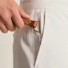 Scopri uno stile disinvolto con i pantaloni chino elasticizzati da uomo Bonobos 2.0