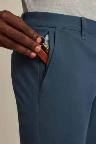 Scopri uno stile disinvolto con i pantaloni chino elasticizzati da uomo Bonobos 2.0