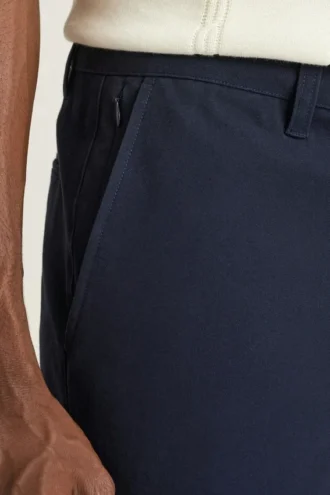 Scopri uno stile disinvolto con i pantaloni chino elasticizzati da uomo Bonobos 2.0