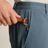 Scopri uno stile disinvolto con i pantaloni chino elasticizzati da uomo Bonobos 2.0