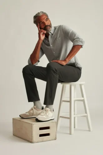 Stretch Washed Chino Pants: Tailored Fit and Slim Fit chinos