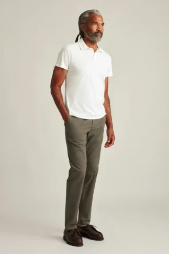 Stretch Washed Chino Pants: Tailored Fit and Slim Fit chinos