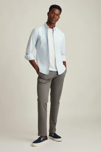 Stretch Washed Chino Pants: Tailored Fit and Slim Fit chinos