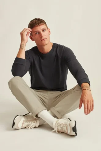 Stretch Washed Chino Pants: Tailored Fit and Slim Fit chinos